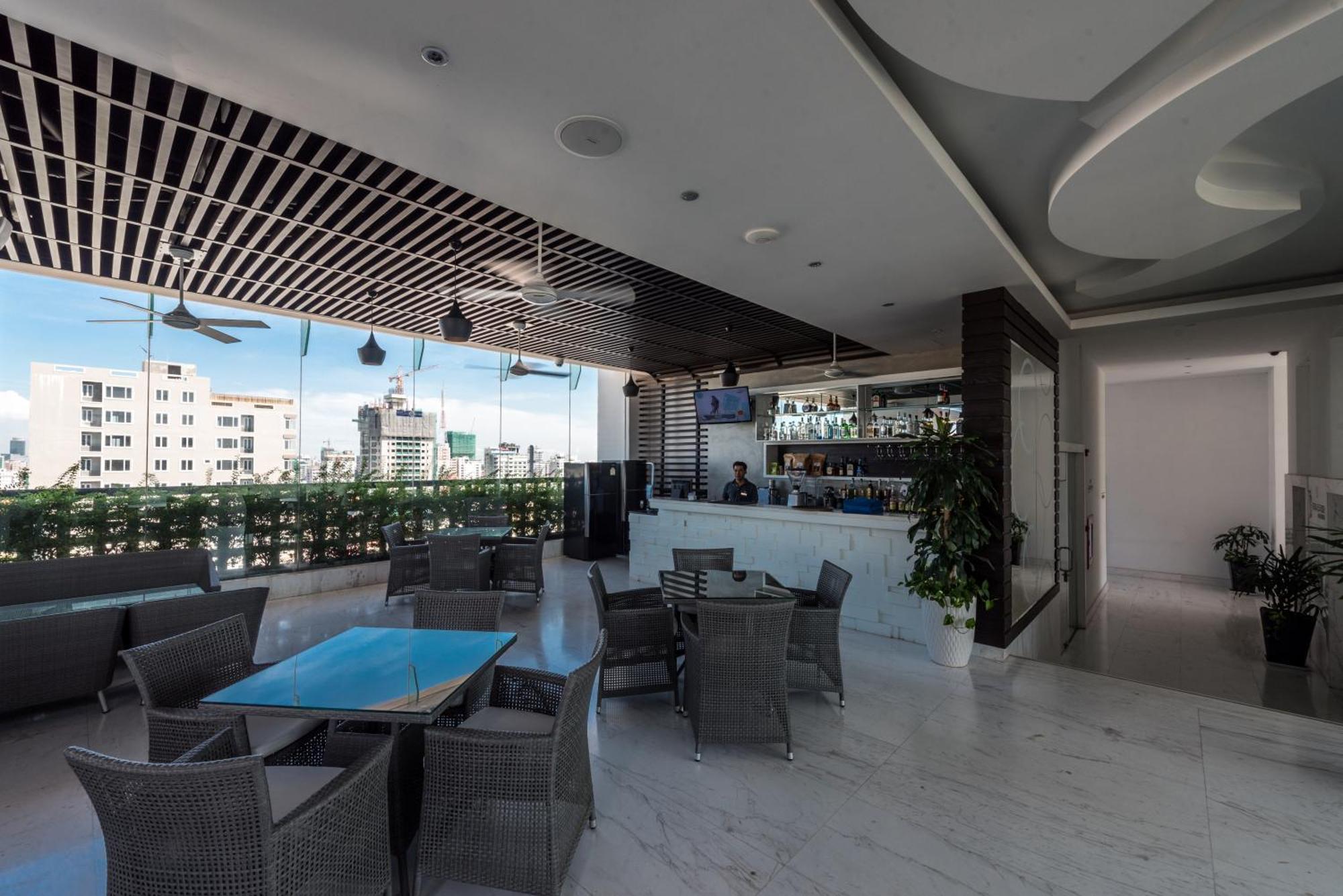 Naki Suites @ Silvertown Πνομ Πενχ Εξωτερικό φωτογραφία