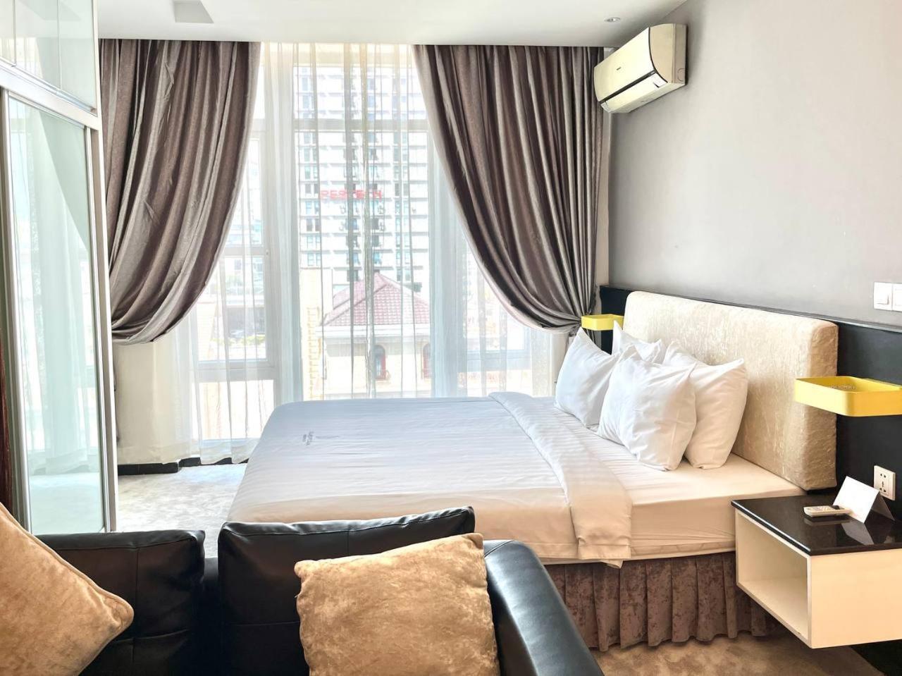 Naki Suites @ Silvertown Πνομ Πενχ Εξωτερικό φωτογραφία